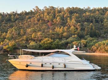 Cruisers Yachts - 560 Express
