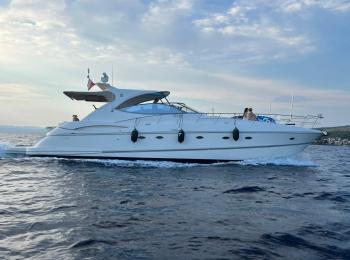 Cruisers Yachts - 560 Express