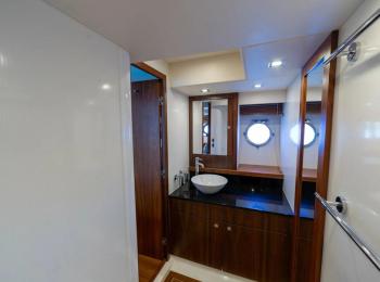 Sunseeker - Manhattan 63