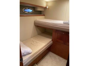 Cruisers Yachts - 560 Express