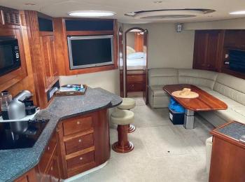 Cruisers Yachts - 560 Express