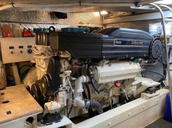 Cruisers Yachts - 560 Express