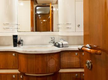 Ferretti Yachts - 760