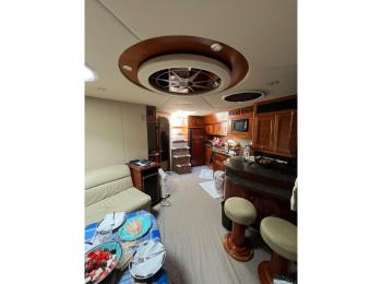 Cruisers Yachts - 560 Express