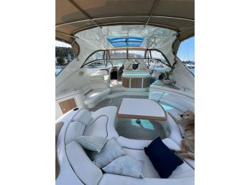 Cruisers Yachts - 560 Express