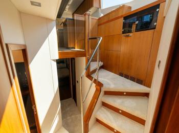 Sunseeker - Manhattan 63