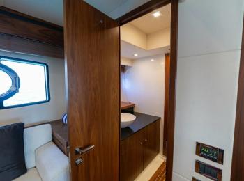 Sunseeker - Manhattan 63