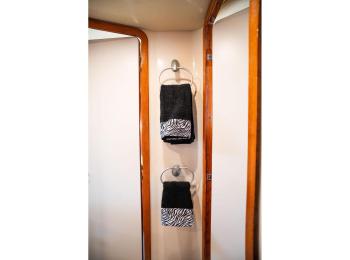 Sea Ray - 420 Sundancer