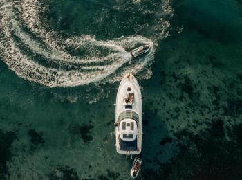 Sea Ray - 420 Sundancer