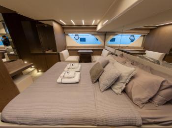 Ferretti Yachts - 550