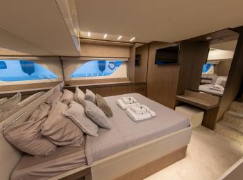 Ferretti Yachts - 550