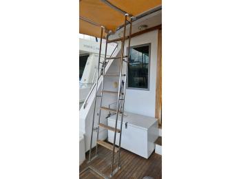 Bertram - 42 Flybridge Motor Yacht