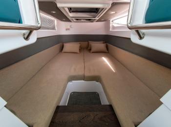 Axopar - 37 XC Cross Cabin